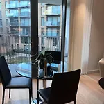 Lovely 2 Bed In Royal Wharf